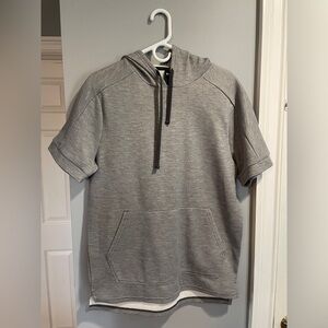 Reebok Men’s Medium Grey Gym Hoodie!